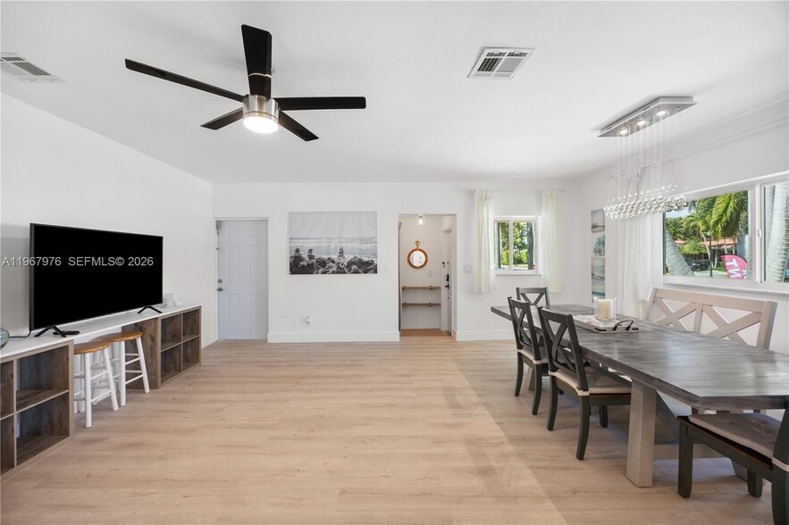 Building Photo - 1070 Tyler St