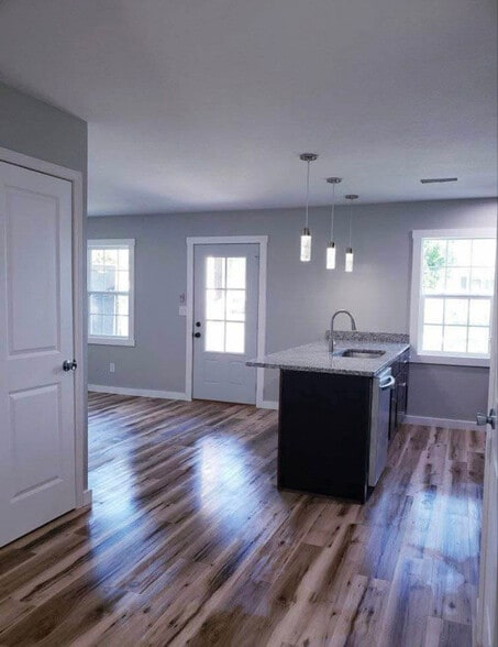 Building Photo - 521 Polk St