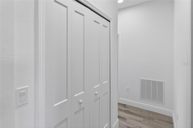 Building Photo - 3272 W Fairbank Dr