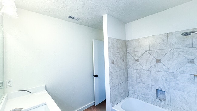 Building Photo - 8421 Randy Dr