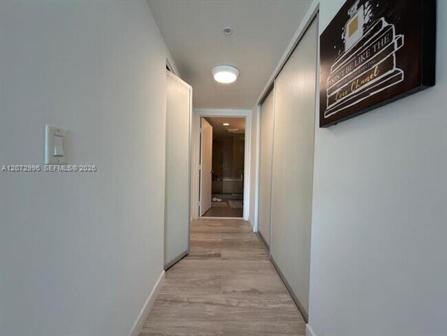 Building Photo - 6620 Indian Creek Dr