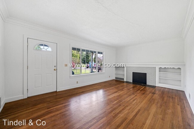 Building Photo - 7 br, 4.5 bath House - 6702 N Syracuse St.