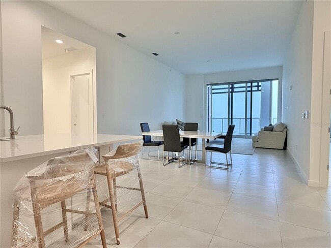 Building Photo - 920 N Osceola Ave