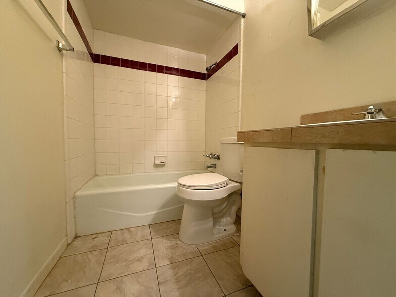 Building Photo - 201 W Lincoln Ave