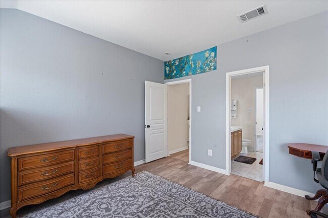 Building Photo - 2302 Wheaton Trail