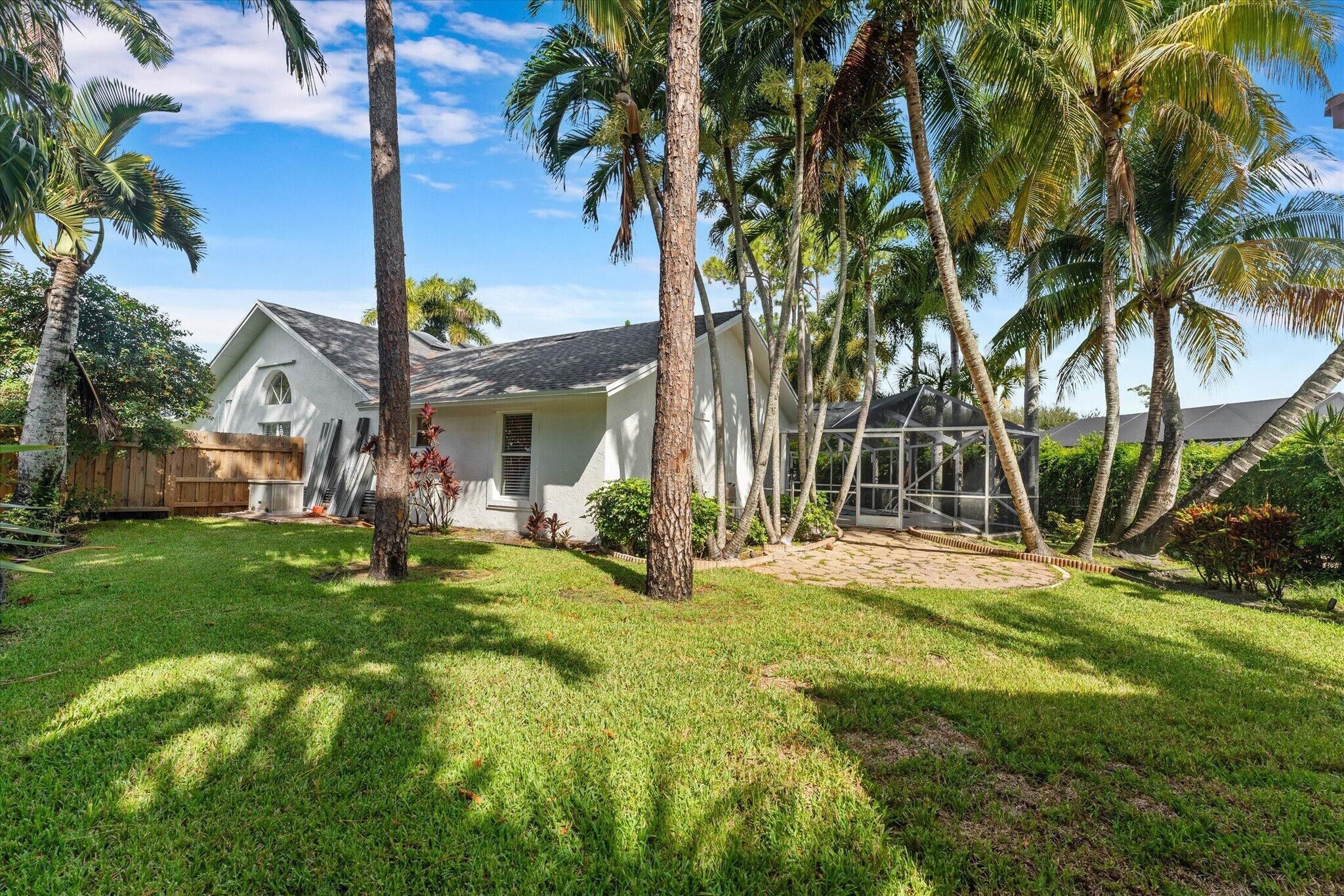 Building Photo - 1021 Corallita Ct
