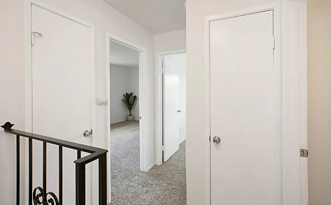 Building Photo - *** BEST KEPT SECRET IN SANTEE **NEW FLOOR...