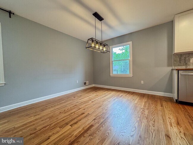Building Photo - 2396 Mizzen Pl