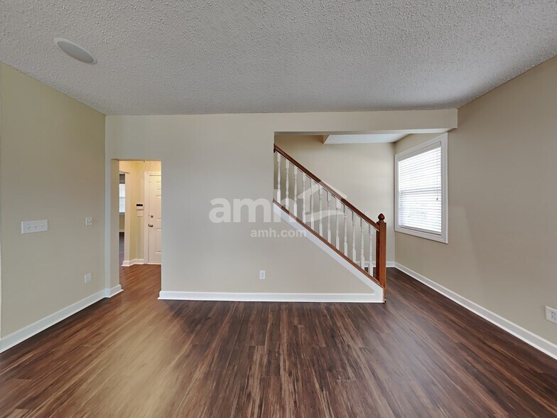 Building Photo - 1071 Sassafras Trl