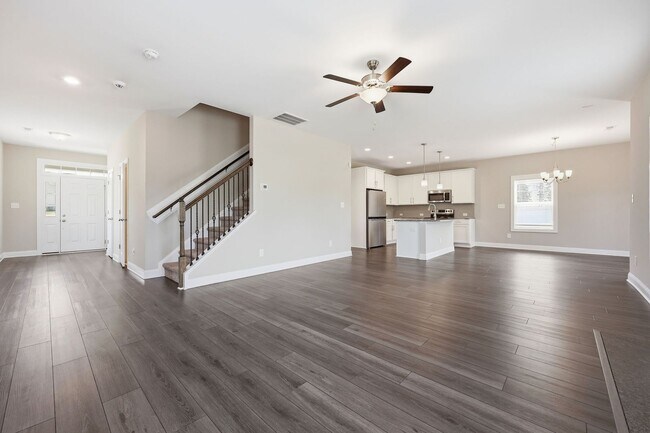 Building Photo - Like new single family home in Cameron, NC!
