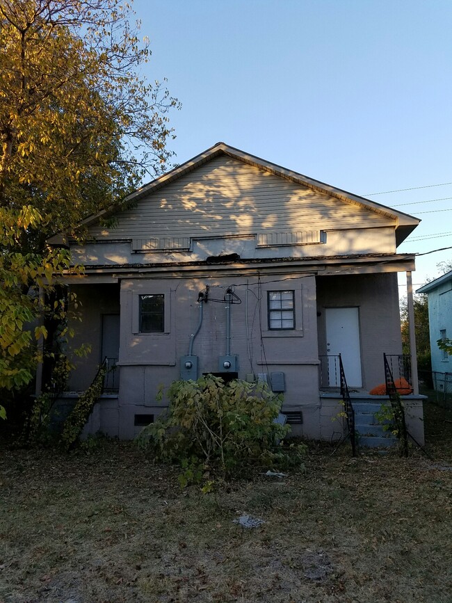 Building Photo - 305 Abingdon Ave NW