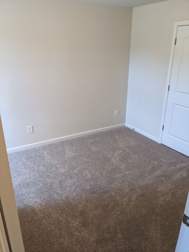 Building Photo - 2-Story Townhome-Salisbury