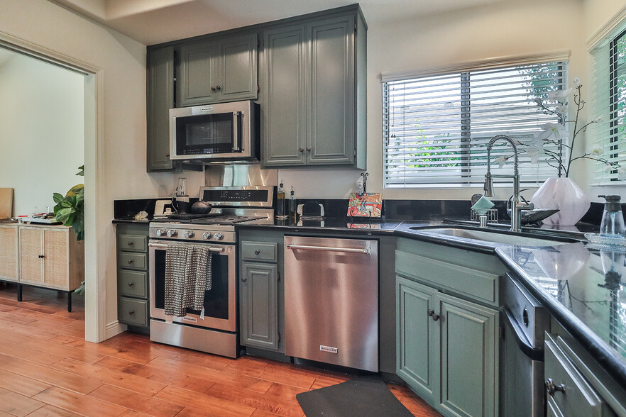 Building Photo - 1243 Clippers Cir