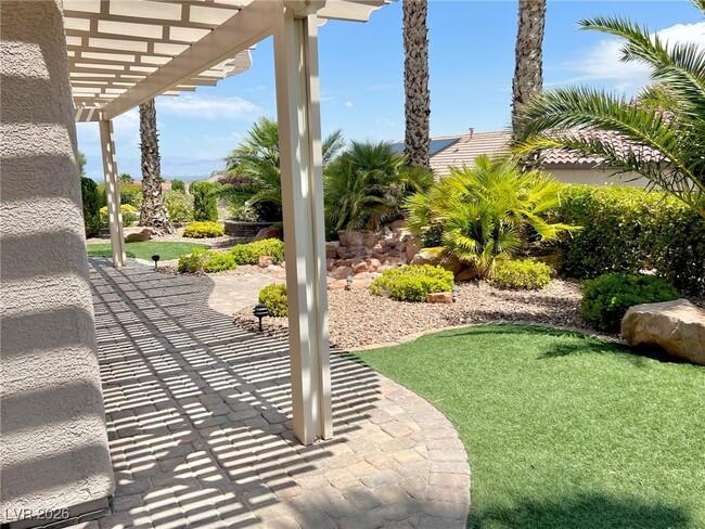 Building Photo - 2192 Canyonville Dr