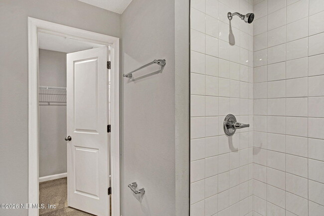 Building Photo - 5958 Creekside Crossing Dr