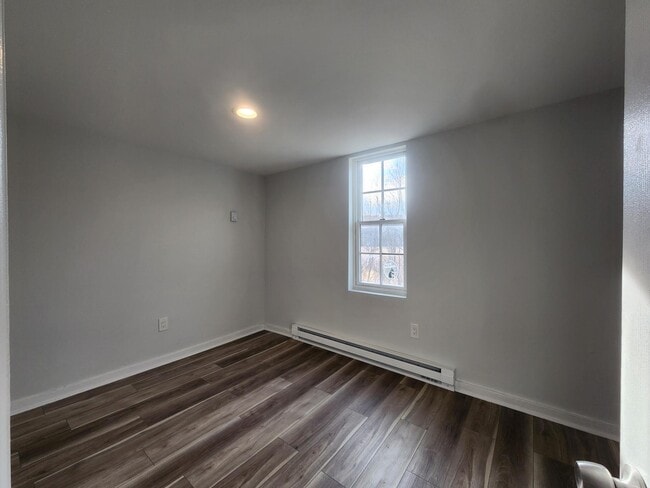 Building Photo - 251 Samsonville Rd