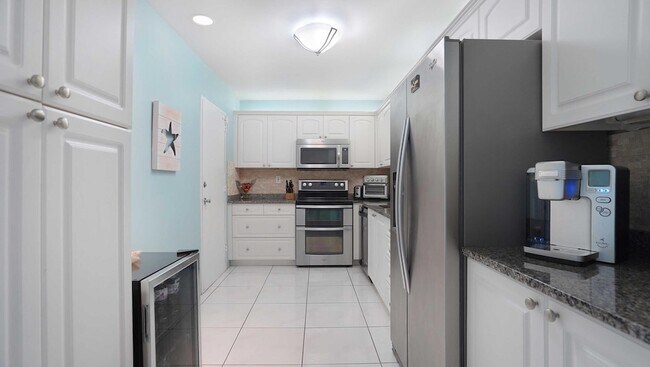 Building Photo - 4250 Galt Ocean Dr