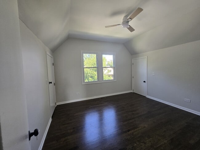 Building Photo - 429 W 102nd Pl