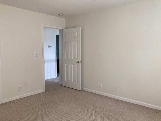 Building Photo - 2566 Leprechaun Ln