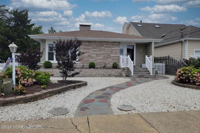 Primary Photo - 33 Morton Dr