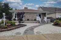 Building Photo - 33 Morton Dr