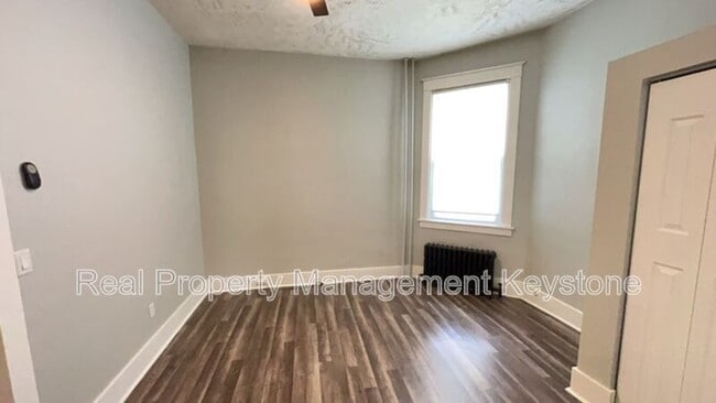 Building Photo - 1247 Chartiers Ave