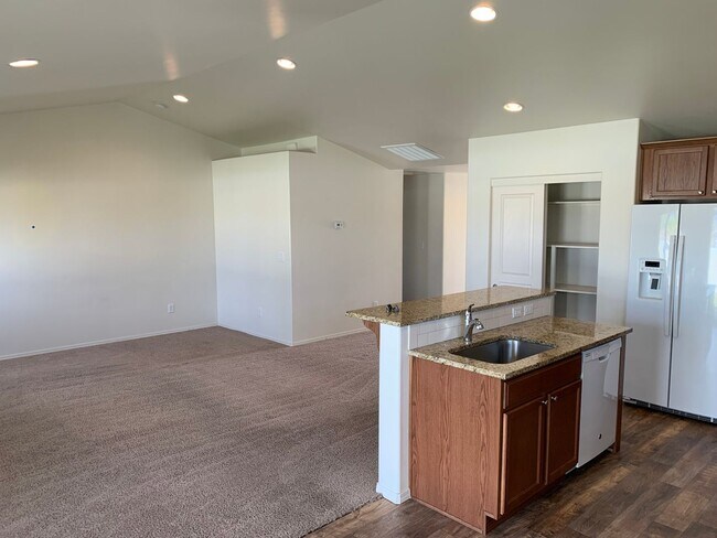 Building Photo - Newer single family home in Nampa!!!