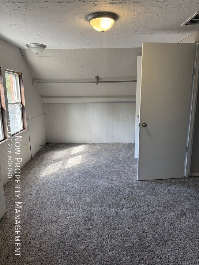 Building Photo - 11749 Arden Ave