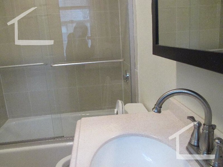 Building Photo - 84 Fenway