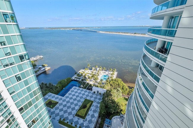 Building Photo - 2127 Brickell Ave