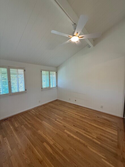 Building Photo - 35 Longwood Dr