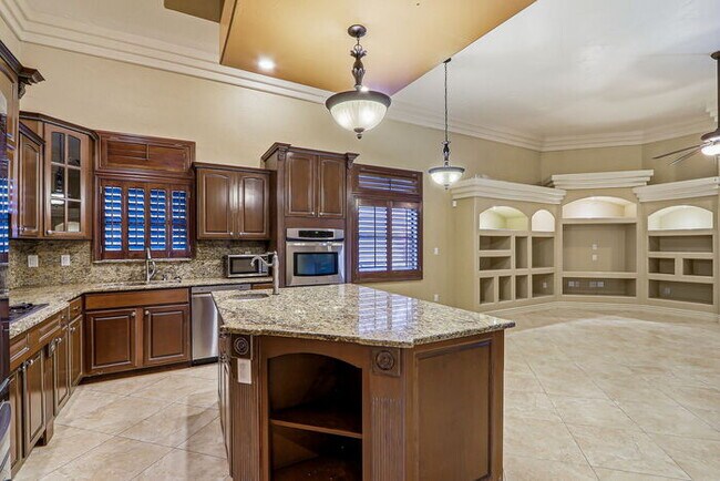 Building Photo - 724 Scott Ln