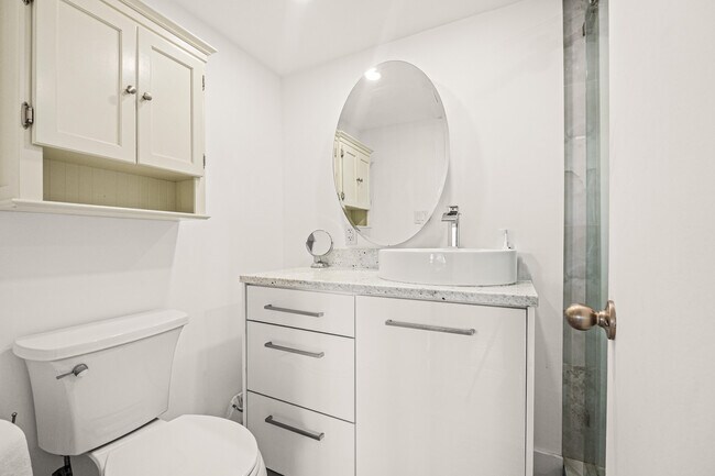 Building Photo - 525 N Ocean Blvd