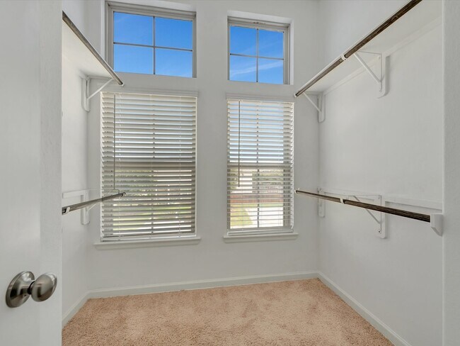 Building Photo - 10630 Cabot Trl