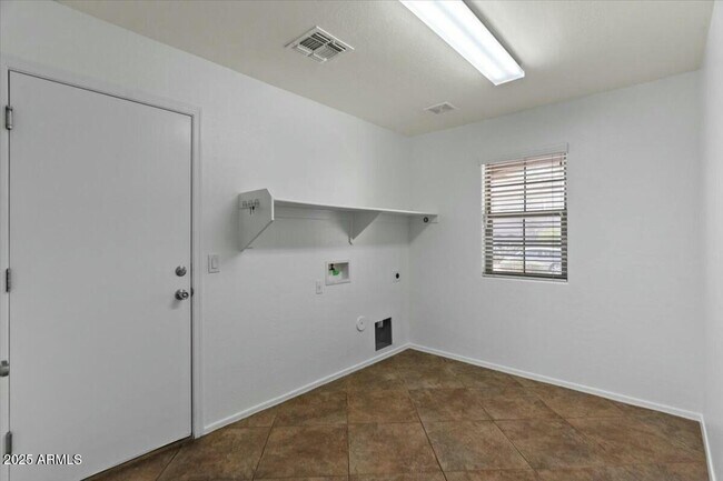 Building Photo - 17750 W Watson Ln