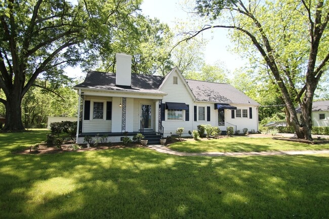 Building Photo - Exclusively Offered By Muse Realty Rentals, LLC