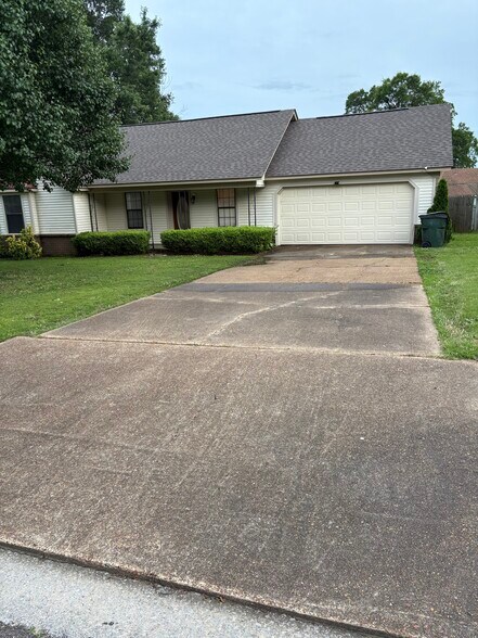 Building Photo - 973 Greencliff Dr