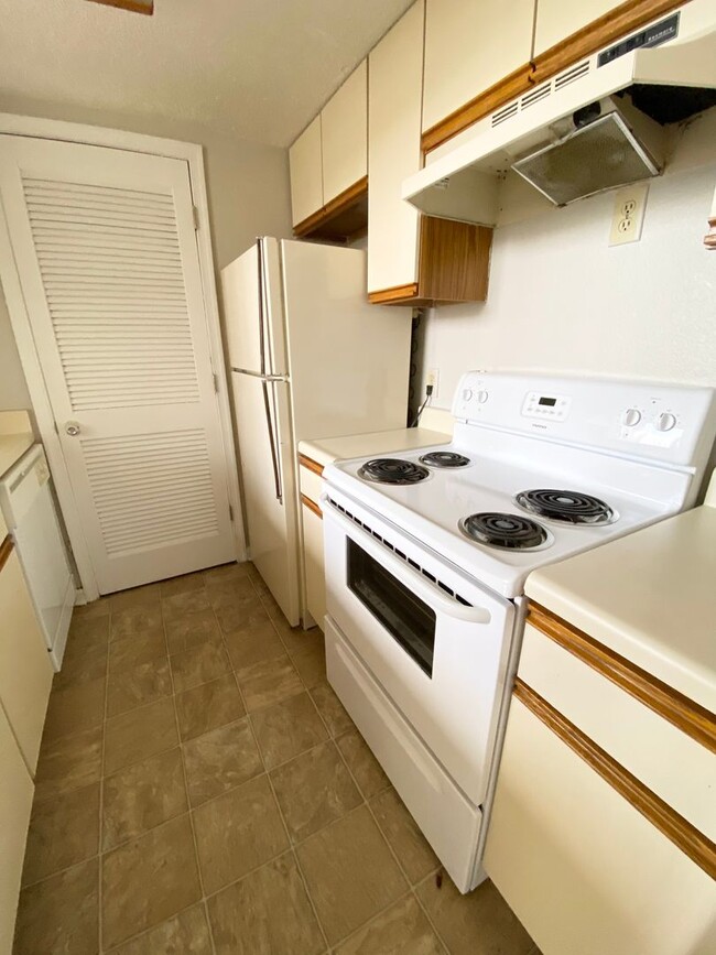 Building Photo - wh102