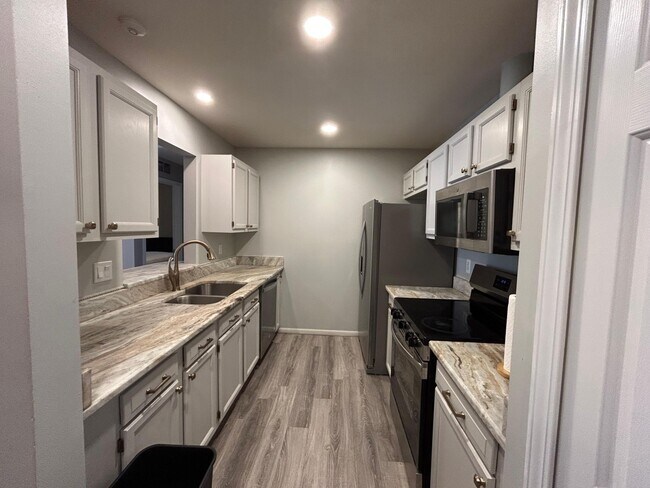Building Photo - 4035 Cornerstone Dr