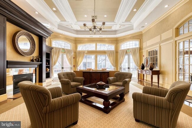 Building Photo - 400 Symphony Cir