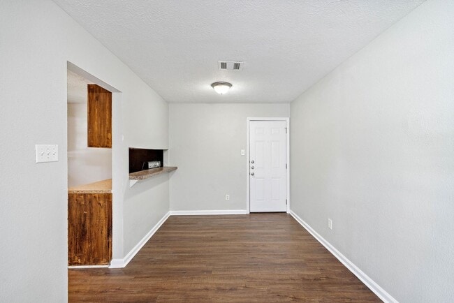 Building Photo - Duplex