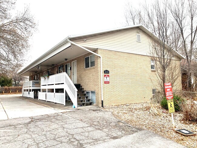 Building Photo - 218 Edith Ave S