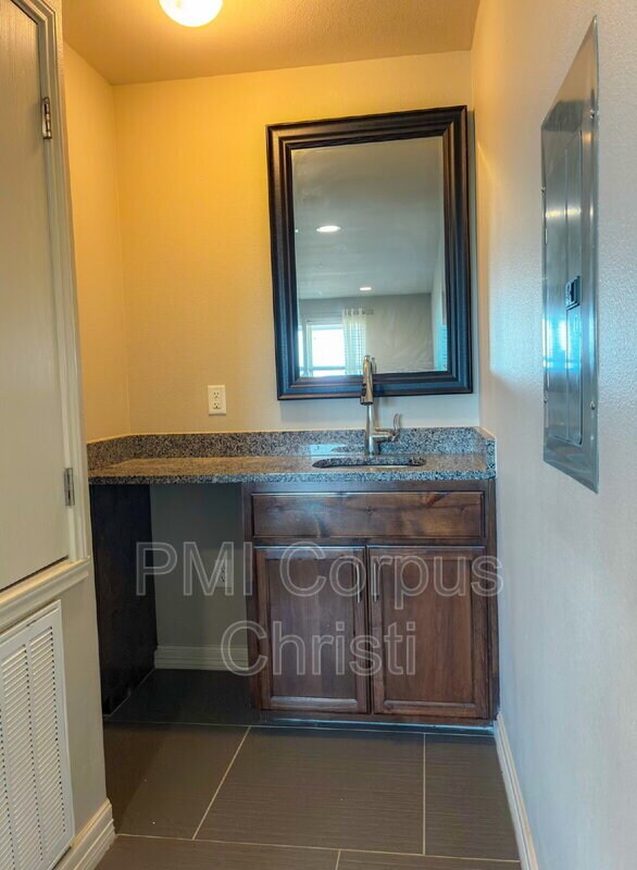Building Photo - 3701 Nahid Ct