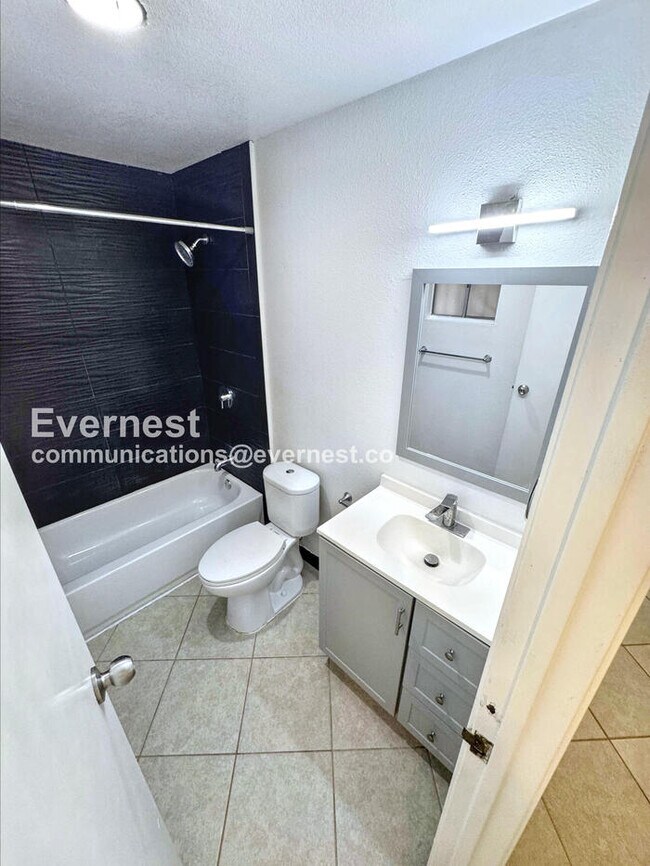 Building Photo - PROMO: Get ONE MONTH FREE when you sign a 15-month lease. / 2 Bed/2 Bath Condo with Essential Ame...