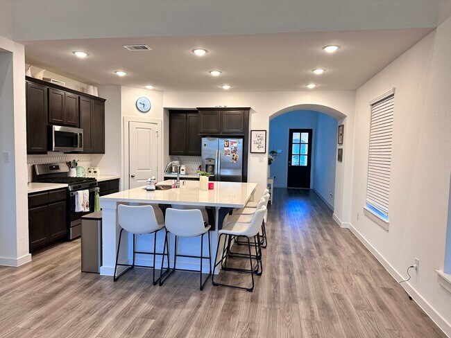 Building Photo - 13110 Blue Flora Dr