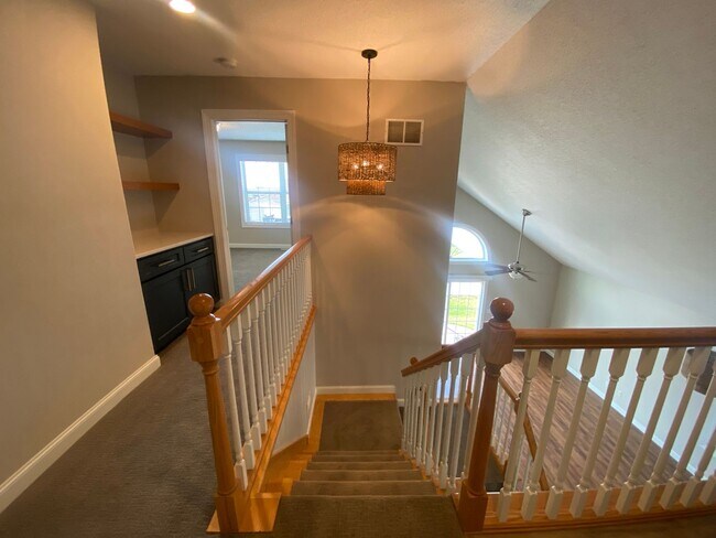 Building Photo - A RELAXING RETREAT - 3 bd/2.5 bath Twin Home for Rent