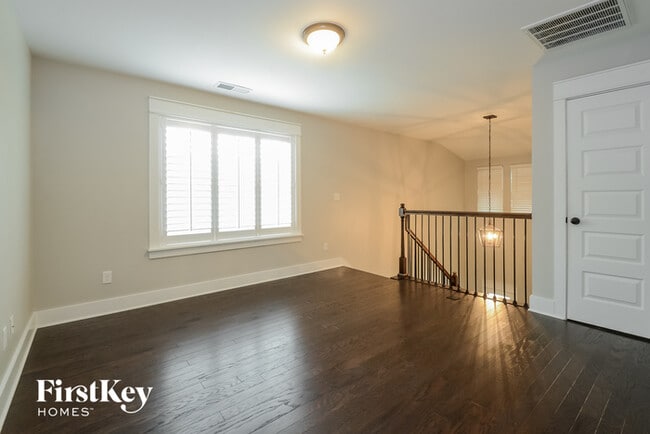 Building Photo - 1441 Valley Trace