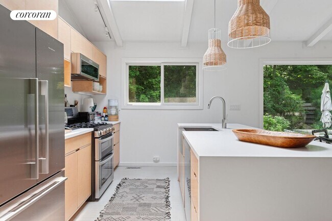 Building Photo - 19 Highwood