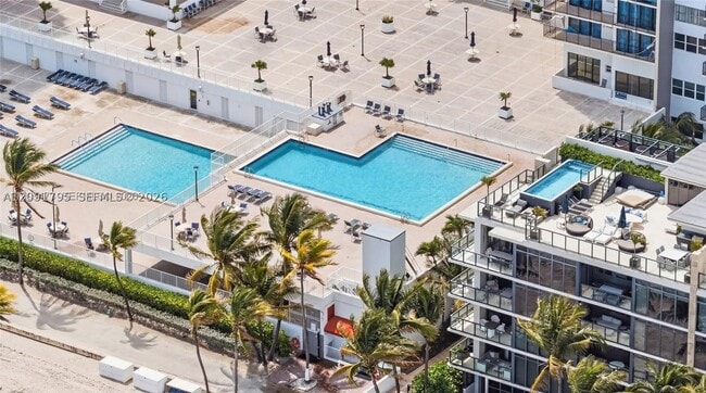 Building Photo - 2301 S Ocean Dr
