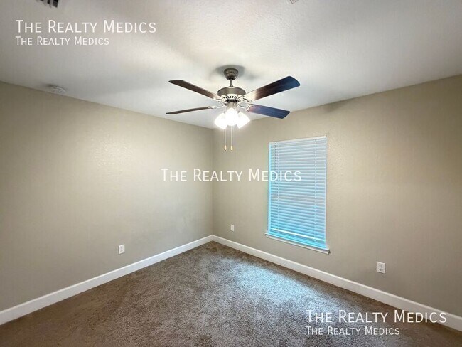 Building Photo - 2736 SW 161st Loop